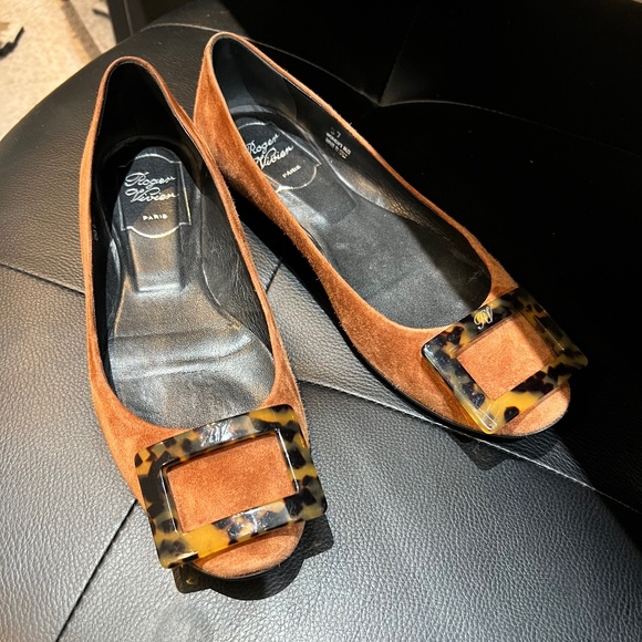 SOLD Roger Vivier Suede Flats - Picture 1 of 7
